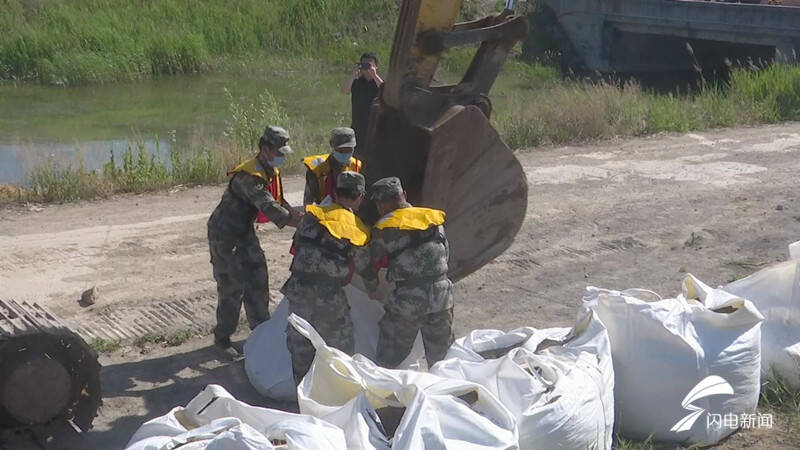 擋水墻防水墻一堵水墻對(duì)不對(duì)混凝土墻 堵水一堵兩高的水墻說明了什么一堵墻和一面墻哪個(gè)對(duì)一堵怎樣的水墻廚房水堵了可能滲水到墻里嗎