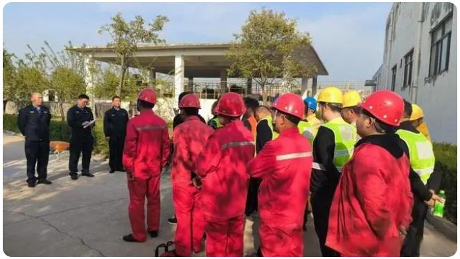 以“演”促戰!確山縣城管局開展地下有限空間作業應急演練